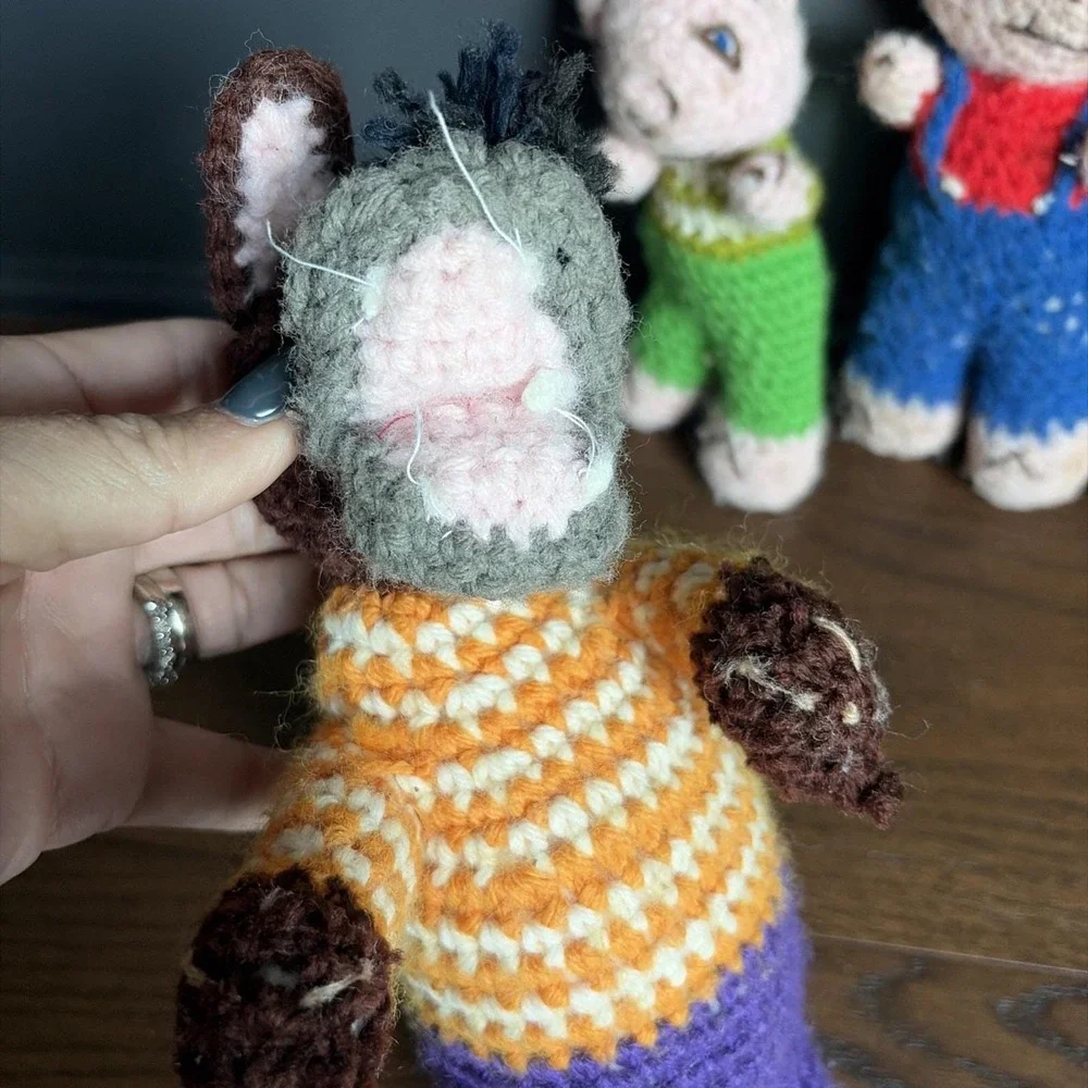 Hand Crocheted Big Bad Wolf & The Three Little Pigs -‎ VTG Nursery Child Room
